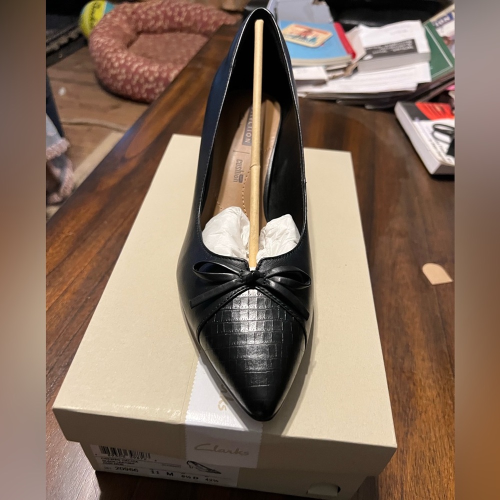 Clarks Women's Black Textured Heels